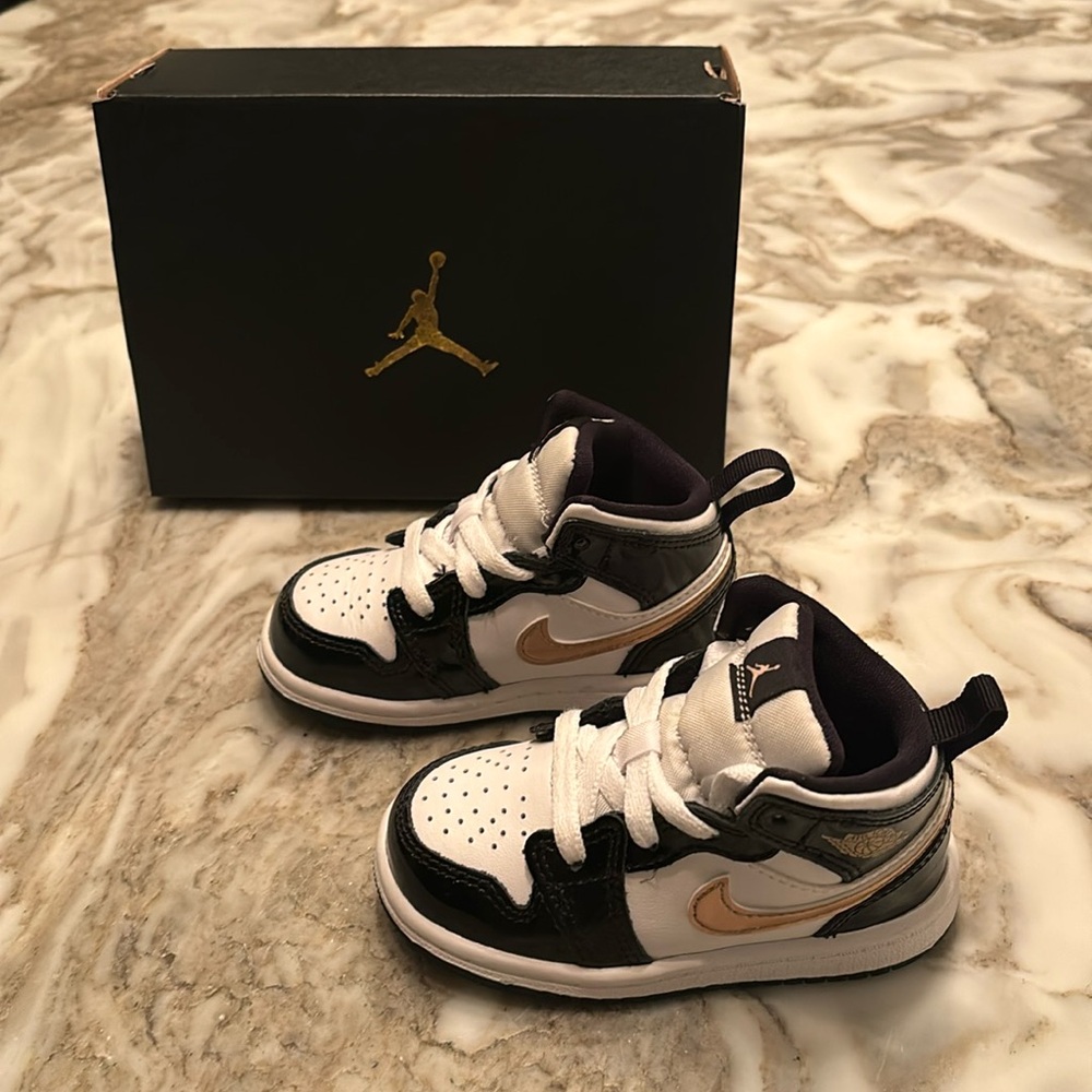 Jordan 1 MID SE (TD)